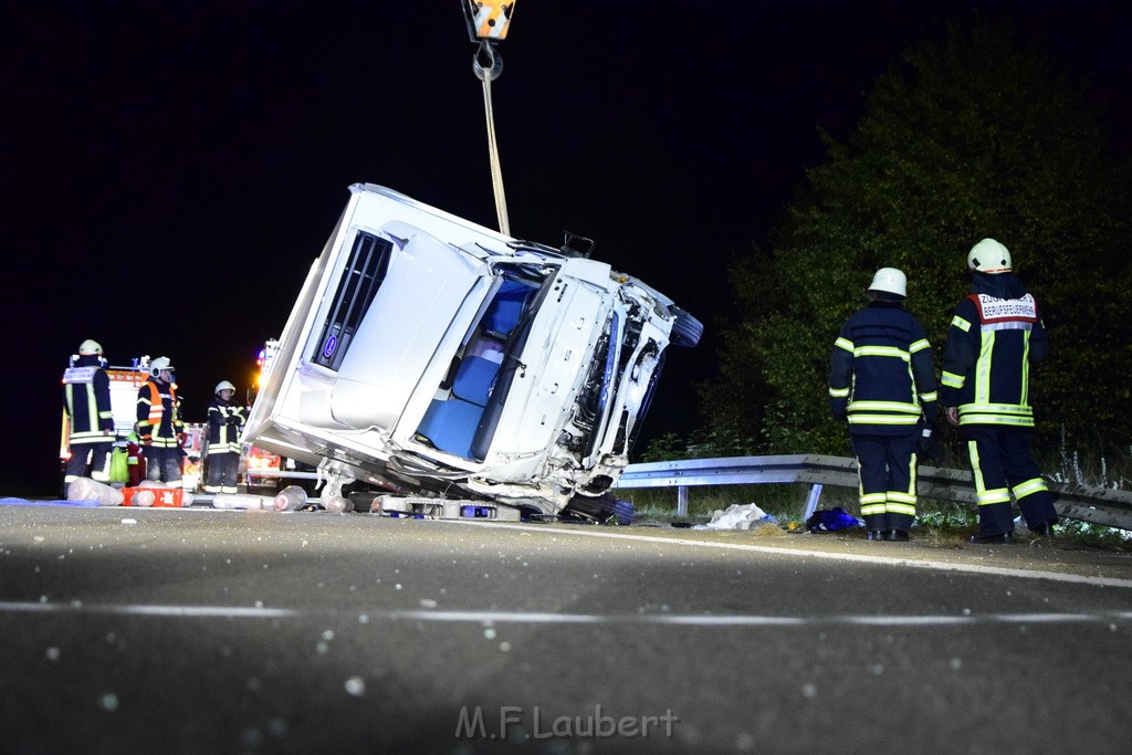 VU kleinlaster umgekippt A 4 Rich Olpe Hoehe AS Koeln Klettenberg P185.JPG - Miklos Laubert